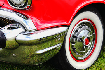 Obrazy na Plexi  Staromodny zabytkowy czerwony klasyczny samochód kolekcjonerski