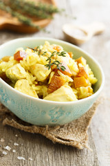 Rice with chicken and fruits