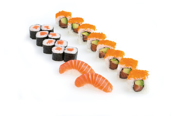 Menü, Maki, Sushi, auf weißem Hintergrund, Foodfotografie © brand49