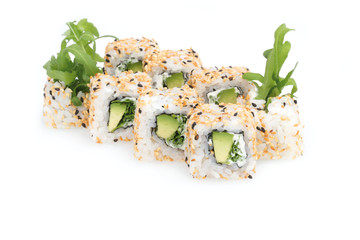 Rucola Avocado Roll, Sushi, auf weißem Hintergrund, Foodfotografie