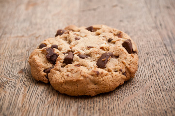 Cookies sur vieille table en bois