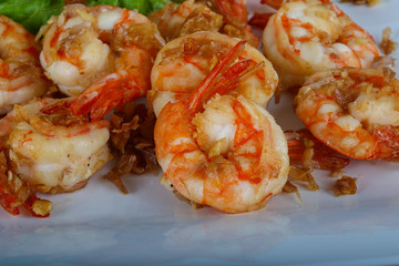 Grilled shrimps with garlic