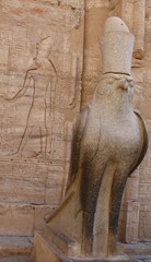 DIOS HORUS EN EDFU