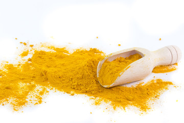 Curcuma la spezia gialla