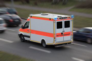 Rettungswagen im Einsatz © simkoe