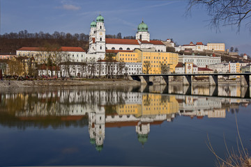 Fototapeta na wymiar Passau, Innpromenade