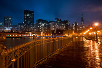 Fototapeta na wymiar San Francisco Pier 7 at night