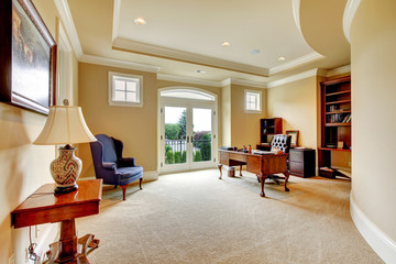 Perfect home office with doublr glass door.