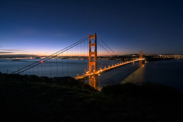 Fototapeta na wymiar Golden Gate Bridge Sunrise