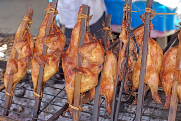 Naklejka premium grilled chicken on grill