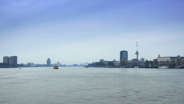 The river of Rotterdam from the Erasmusbrug 4K