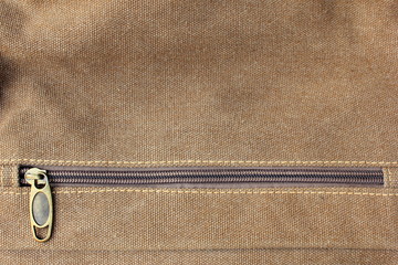 brown haversack zipper © thirboy