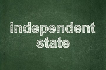 Obraz premium Political concept: Independent State on chalkboard background