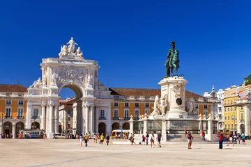 Papier Peint photo Lavable Europe centrale Beautiful image of the gate and statue of  King Jose on the Commerce square (Praca do Comercio) in Lisbon, Portugal