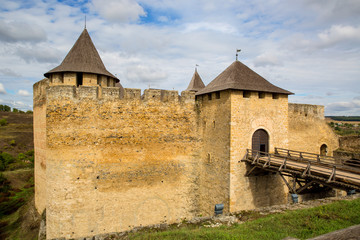 Fototapeta na wymiar wall of old Khotyn castle