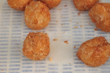 Fried prawn balls of delicious.