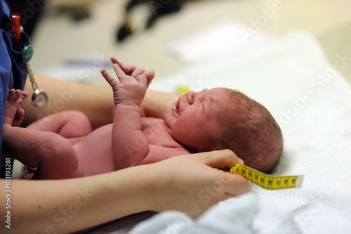"baby nach der Geburt " Stockfotos und lizenzfreie Bilder auf Fotolia.com - Bild 103193281
