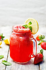 strawberry lemonade