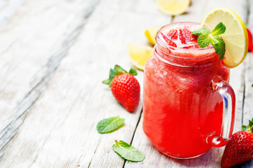 strawberry lemonade