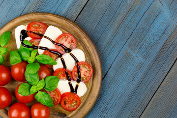 Tomate Mozzarella Basilikum Balsamico