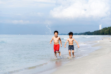 Bon run on the beach
