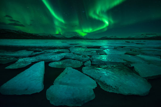 Aurora (Iceland) © sarawutintarob