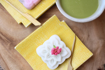 Obraz na płótnie Canvas Mochi with green tea japanese dessert