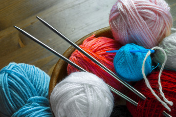 Threads for knitting with spokes