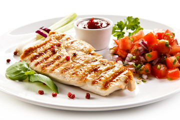 Grilled chicken fillet and vegetables 