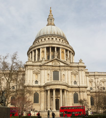 Fototapeta na wymiar Saint Paul cathedral in London.