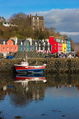 boat in tobermory harbour