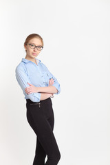 Деловая девушка в рубашке