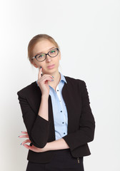 Деловая девушка в пиджаке