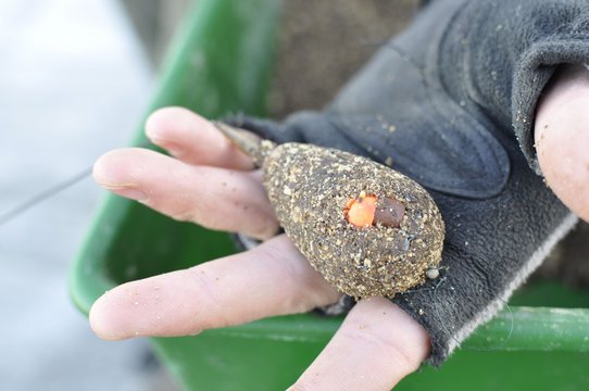 Normal filled flat method feeder