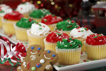 Gingerbread men and mini cupcakes