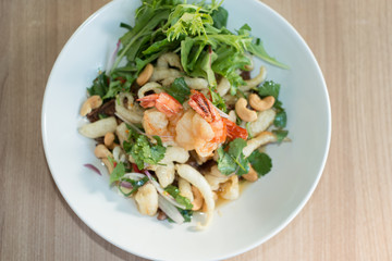 Cruspy mix salad, Thai style