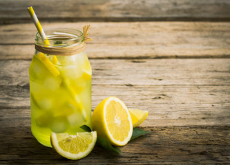 Cold lemonade with ice