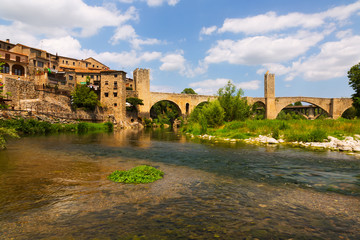 Naklejka premium Medieval bridge over river in Besalu
