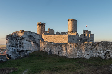 Fototapeta na wymiar Ruins of medieval castle in Ogrodzieniec, Poland, late afternoon