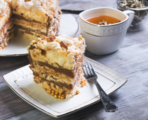 large round cake of meringue