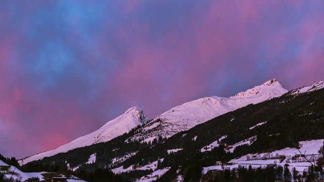 Alpengl&uuml;hen