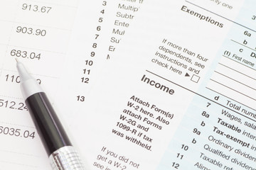 Obraz premium Close - up U.S. income tax form..