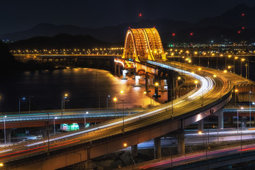 Fototapeta na wymiar banghwa bridge at night over han river
