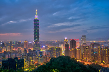 Fototapeta premium Widok z Tajpej w nocy