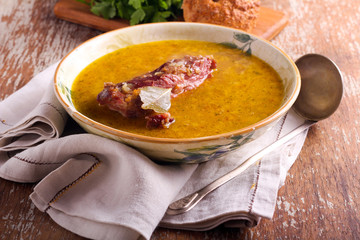 Spicy soup with pork ribs