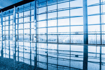 Fototapeta na wymiar Glass wall in the office building