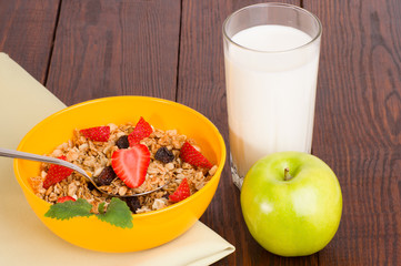 muesli with strawberries, apple 