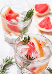 detox water with grapefruit and rosemary