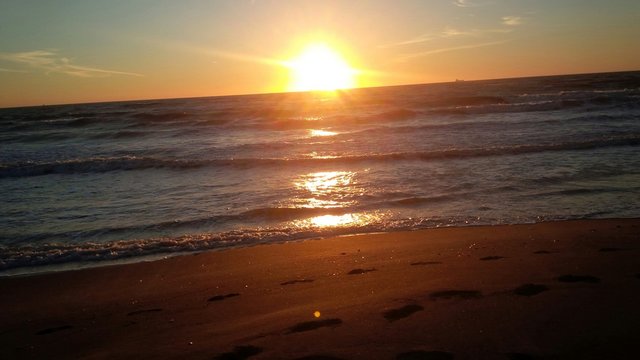 mare al tramonto