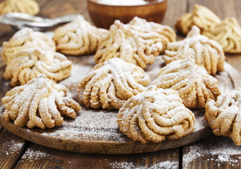 Shortbread with powdered sugar